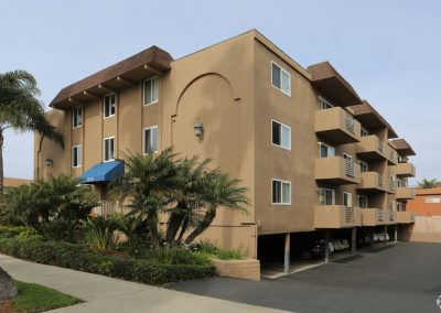 La Pacifica Apartments San Diego building photo 01
